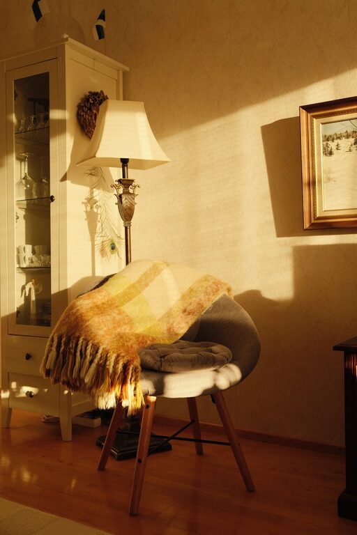 How to Create an Inviting and Cosy Reading Nook at Home